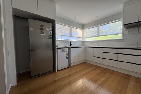 Photo of property in 77 Avonleigh Road, Green Bay, Auckland, 0604