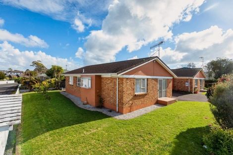 Photo of property in 2/171 Pigeon Mountain Road, Half Moon Bay, Auckland, 2012