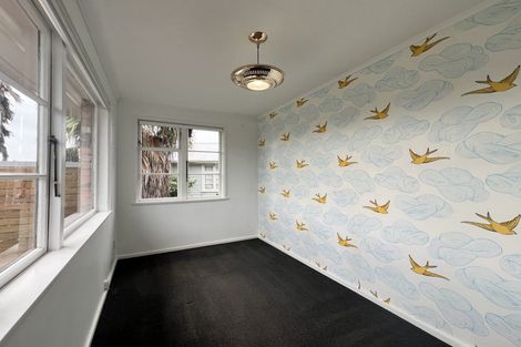 Photo of property in 2 Leander Road, Bayswater, Auckland, 0622