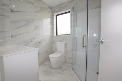 Photo of property in 71a Fruitvale Road, New Lynn, Auckland, 0600