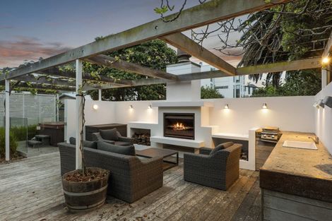 Photo of property in 2 Burgess Street, Sumner, Christchurch, 8081