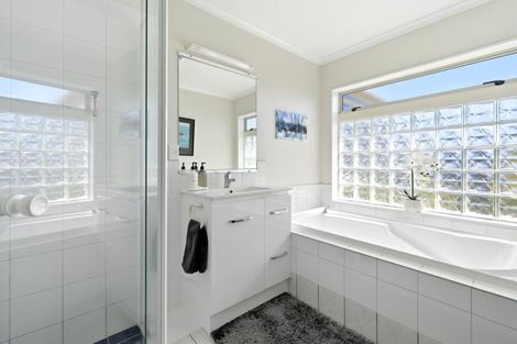 Photo of property in 15 Diamond Head, Hairini, Tauranga, 3112