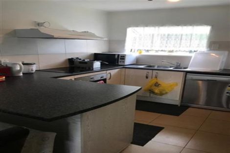 Photo of property in 25b Challen Close, Conifer Grove, Takanini, 2112