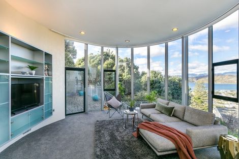 Photo of property in 32 Seatoun Heights Road, Seatoun, Wellington, 6022