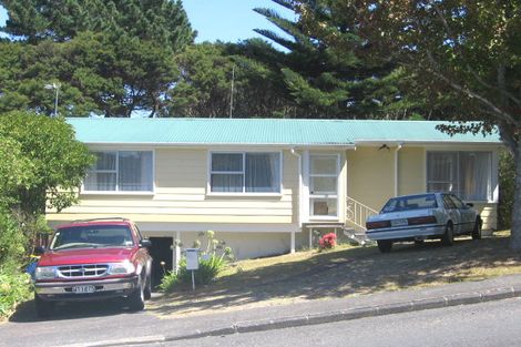 Photo of property in 47 Easton Park Parade, Glenfield, Auckland, 0629