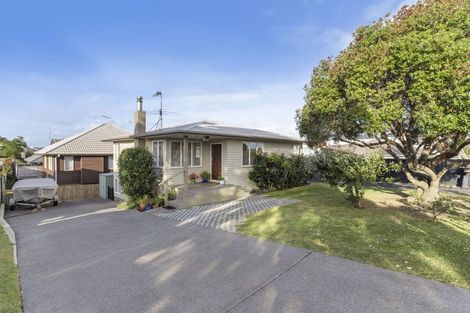 Photo of property in 30 Elliot Street, Howick, Auckland, 2014