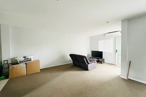 Photo of property in 71 Winery Way, Henderson, Auckland, 0612