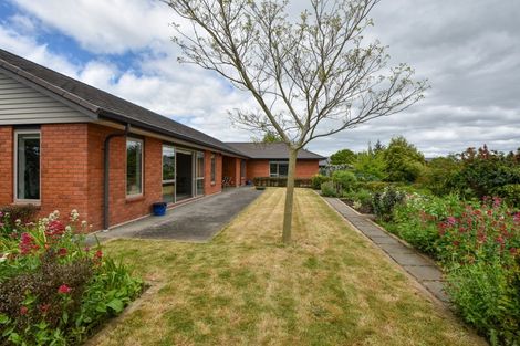 Photo of property in 17 Carrington Drive, Carterton, 5713