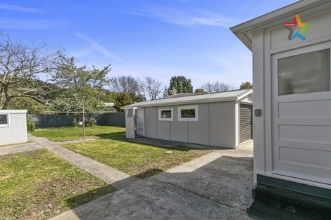 Photo of property in 15 Watkins Grove, Taita, Lower Hutt, 5011