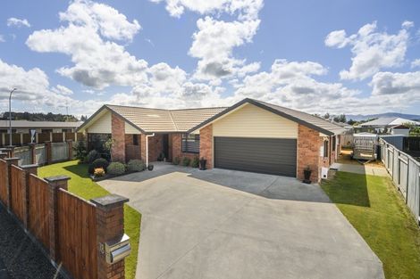 Photo of property in 78 Geneva Terrace, Kelvin Grove, Palmerston North, 4414