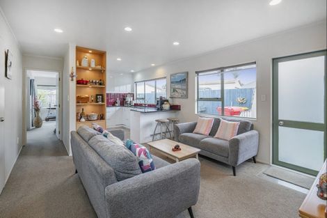 Photo of property in 53 Whitby Avenue, Whitianga, 3510