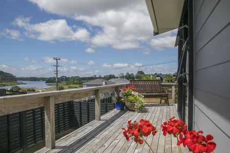 Photo of property in 105 Kaipara Portage Road, Riverhead, 0820