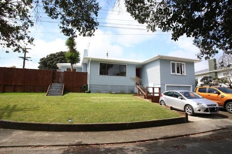 Photo of property in 13 York Crescent, Westown, New Plymouth, 4310