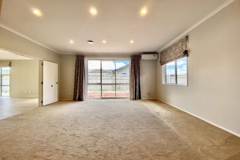 Photo of property in 21 Parlane Drive, Huapai, Kumeu, 0810