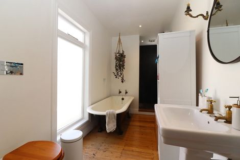 Photo of property in 98 Somerfield Street, Somerfield, Christchurch, 8024