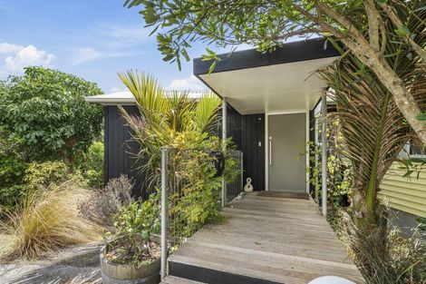 Photo of property in 94 Sidlaw Street, Strathmore Park, Wellington, 6022