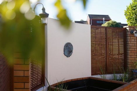 Photo of property in 2 Burgundy Park Avenue, Henderson, Auckland, 0612