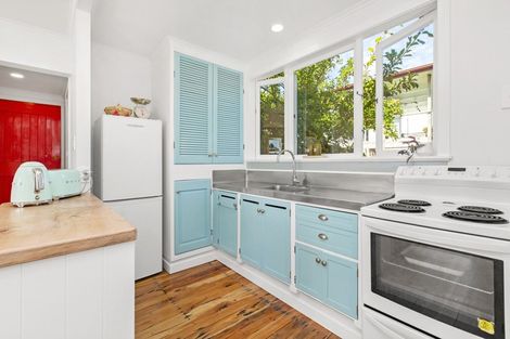 Photo of property in 39a Wallis Street, Raglan, 3225