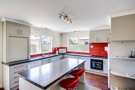 Photo of property in 906 Sylvan Road, Mayfair, Hastings, 4122