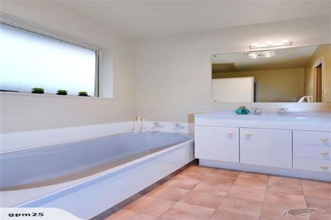 Photo of property in 2 Cunningham Place, Halswell, Christchurch, 8025