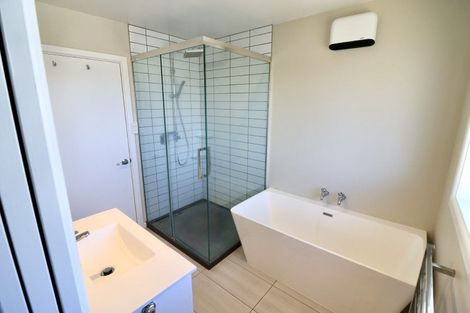 Photo of property in 443 Marine Parade, South New Brighton, Christchurch, 8062