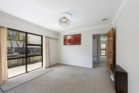 Photo of property in 14 King Charles Drive, Kingsley Heights, Upper Hutt, 5018