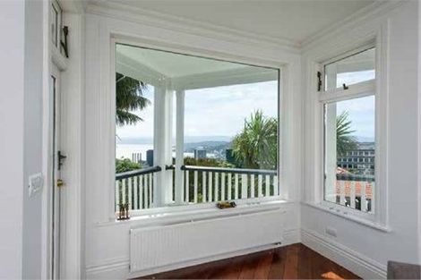 Photo of property in 8a Central Terrace, Kelburn, Wellington, 6012
