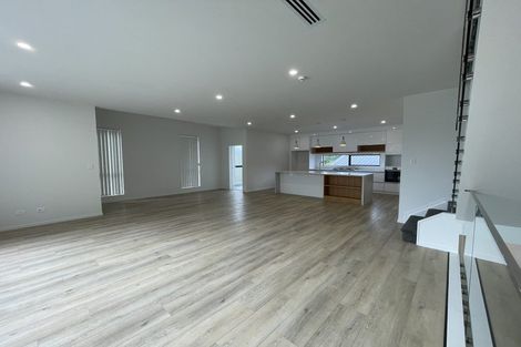 Photo of property in 5 Merton Avenue, Glenfield, Auckland, 0627