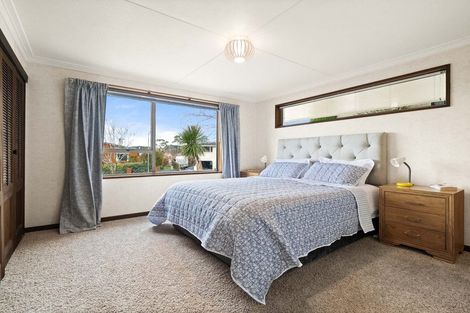 Photo of property in 15 Estuary Crescent, Fairfield, Dunedin, 9018