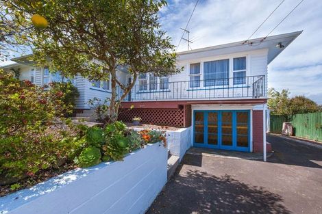 Photo of property in 16 Thompson Terrace, Manurewa, Auckland, 2102