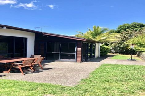 Photo of property in 2 Strundeen Close, Flat Bush, Auckland, 2016