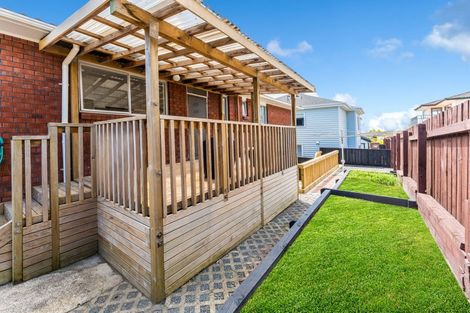 Photo of property in 14b Waimumu Road, Massey, Auckland, 0614