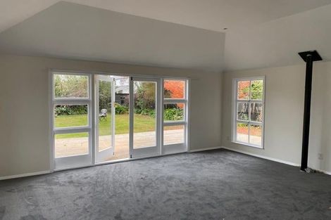 Photo of property in 8 Newall Avenue, Bryndwr, Christchurch, 8052