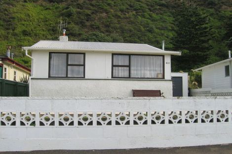 Photo of property in 160 Breaker Bay Road, Breaker Bay, Wellington, 6022