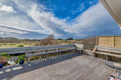 Photo of property in 2b Mahoe Street, Otaki Beach, Otaki, 5512