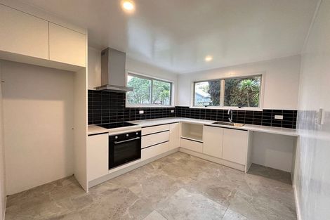 Photo of property in 58 Oreil Avenue, West Harbour, Auckland, 0618