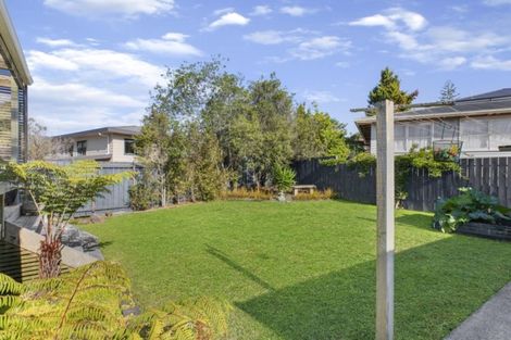 Photo of property in 10 Firle Place, Green Bay, Auckland, 0604
