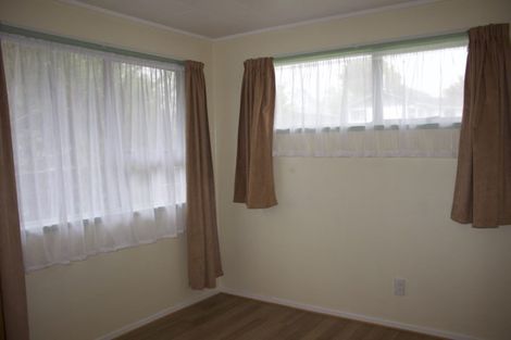 Photo of property in 27 Pipitea Place, Massey, Auckland, 0614