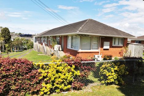 Photo of property in 2/7 Roberts Avenue, Bayswater, Auckland, 0622