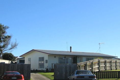 Photo of property in 12 Simcox Street, Otaki Beach, Otaki, 5512