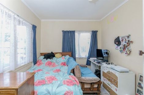 Photo of property in 189 Waimumu Road, Massey, Auckland, 0614