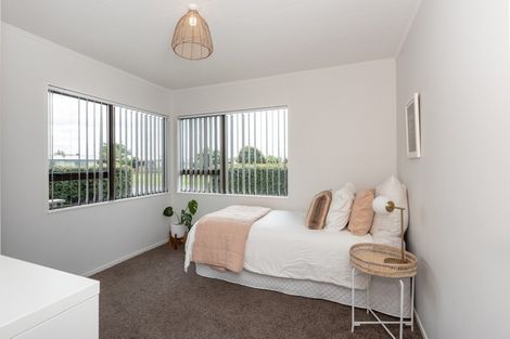 Photo of property in 32 Duckworth Crescent, Greenmeadows, Napier, 4112