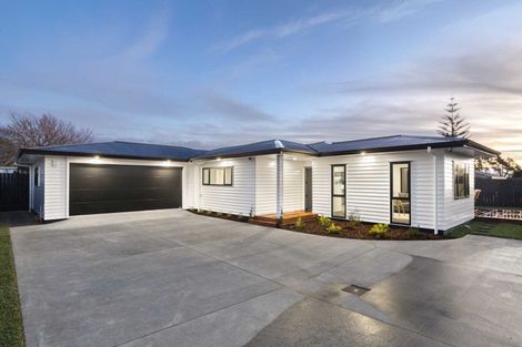 Photo of property in 116a Racecourse Road, Waiuku, 2123