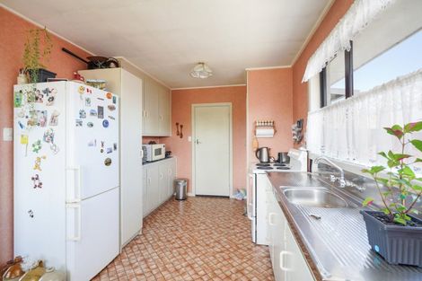 Photo of property in 42 Aloway Street, Wallacetown, 9816