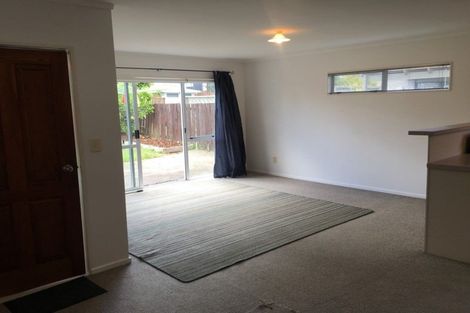 Photo of property in 10a Simpson Road, Ranui, Auckland, 0612