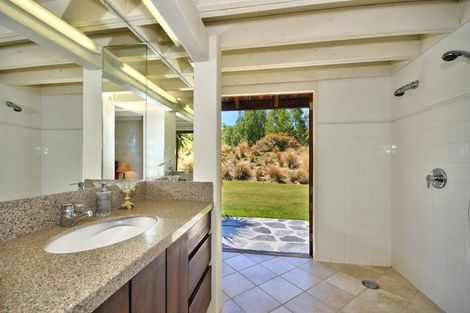 Photo of property in 31 Mountain View Road, Dalefield, Queenstown, 9371