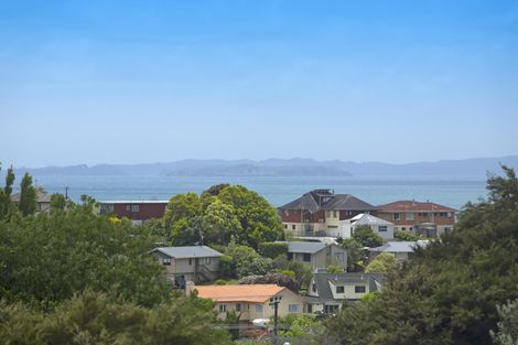 Photo of property in 42 Elliston Crescent, Stanmore Bay, Whangaparaoa, 0932