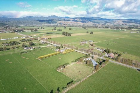Photo of property in 249 Tararua Road, Levin, 5571