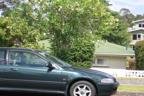 Photo of property in 28 Wyoming Avenue, Murrays Bay, Auckland, 0630