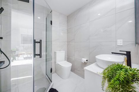 Photo of property in 4c Glenmore Road, Sunnyhills, Auckland, 2010